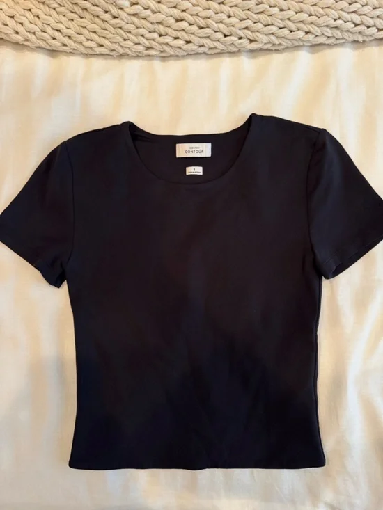 Aritzia Black Short Sleeve Contour Tee - Picture 1 of 2
